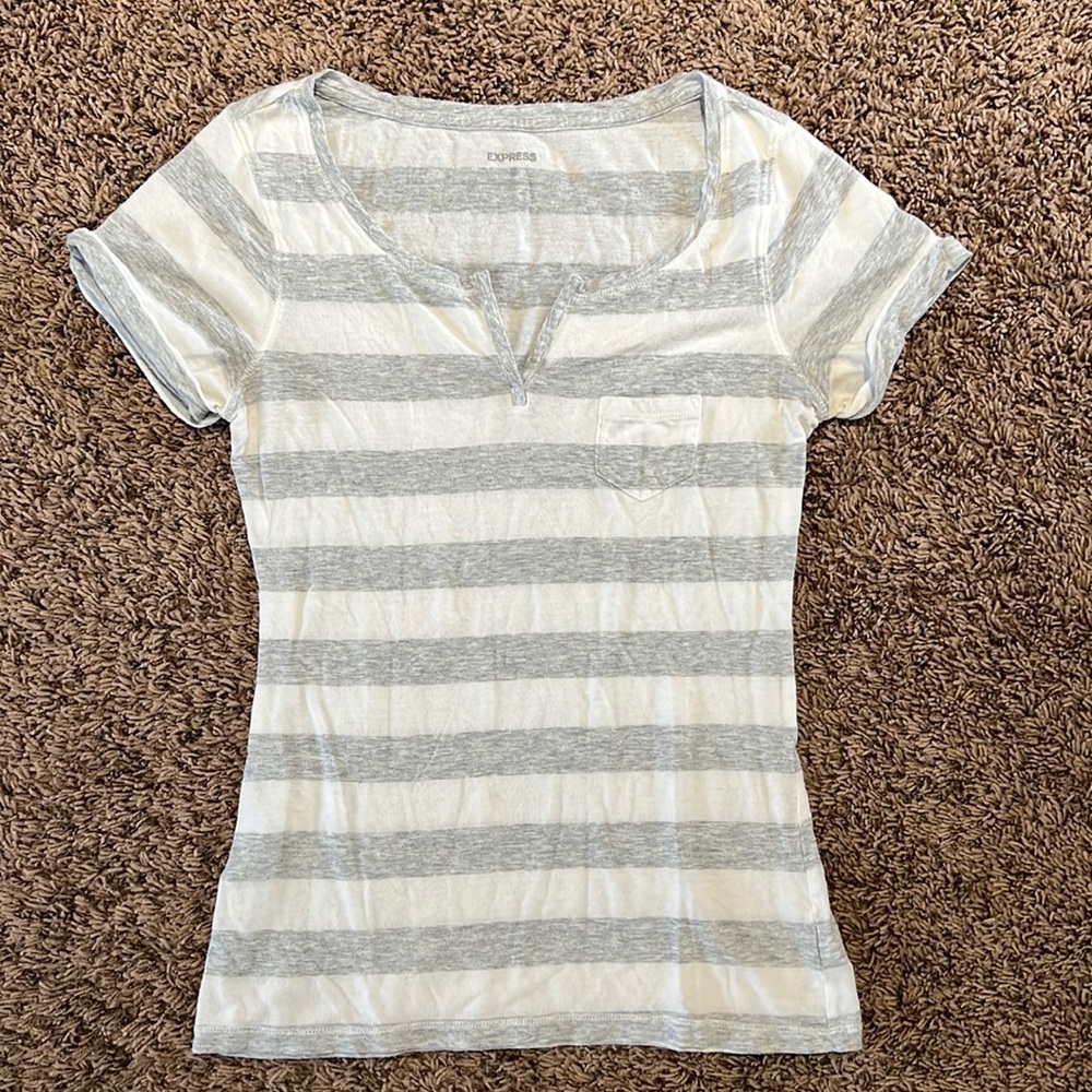 Express Women’s Pocket Tee, size XS